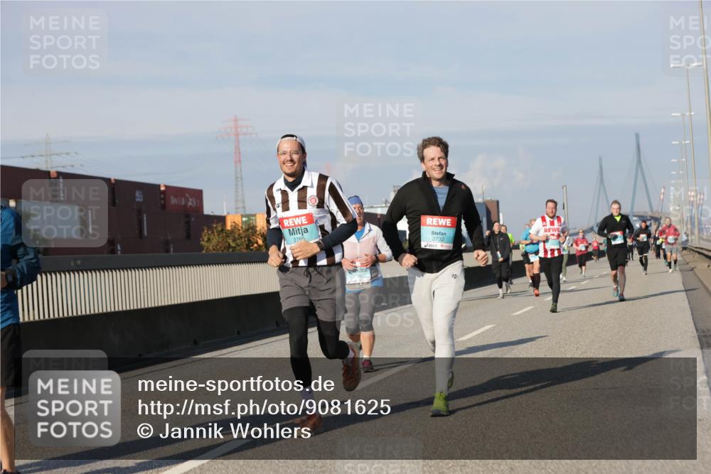 03.10.2025 - Köhlbrandbrückenlauf Jannik Wohlers http://msf.ph/oto/9081625 03.10.2025 10:02:31 Position 3 2765, 3732, 55 meine-sportfotos.de