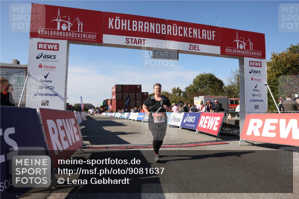 03.10.2025 - Köhlbrandbrückenlauf Lena Gebhardt http://msf.ph/oto/9081637 03.10.2025 13:47:19 Ziel 5136, 5293, 5635, 5636, 6073 meine-sportfotos.de