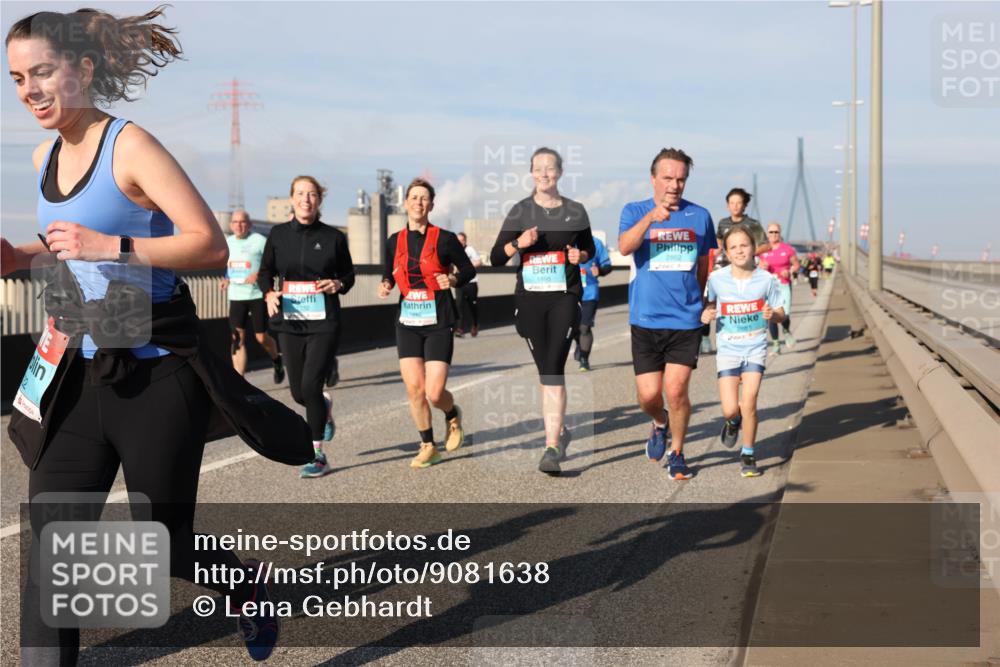 03.10.2025 - Köhlbrandbrückenlauf Lena Gebhardt http://msf.ph/oto/9081638 03.10.2025 10:04:19 Position 2 2862 meine-sportfotos.de