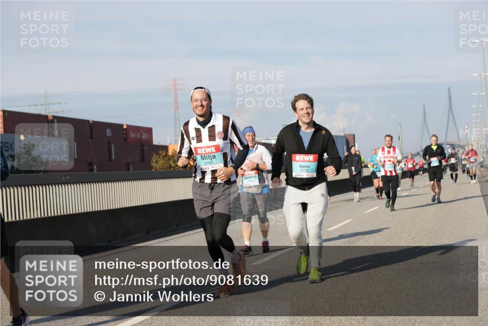 03.10.2025 - Köhlbrandbrückenlauf Jannik Wohlers http://msf.ph/oto/9081639 03.10.2025 10:02:31 Position 3 2765, 3732 meine-sportfotos.de