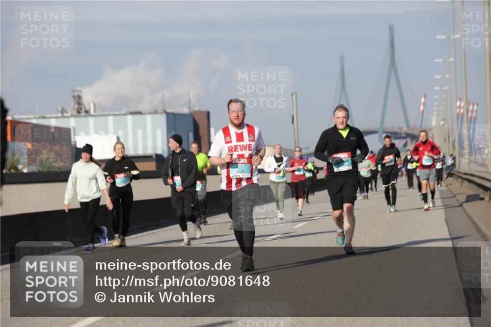 03.10.2025 - Köhlbrandbrückenlauf Jannik Wohlers http://msf.ph/oto/9081648 03.10.2025 10:02:32 Position 3 3828 meine-sportfotos.de