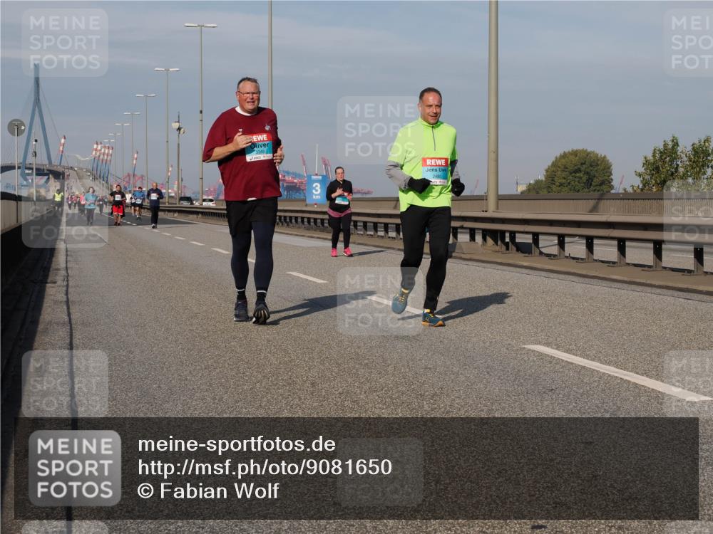 03.10.2025 - Köhlbrandbrückenlauf Fabian Wolf http://msf.ph/oto/9081650 03.10.2025 10:18:09 Position 3 4, 3349, 2480 meine-sportfotos.de