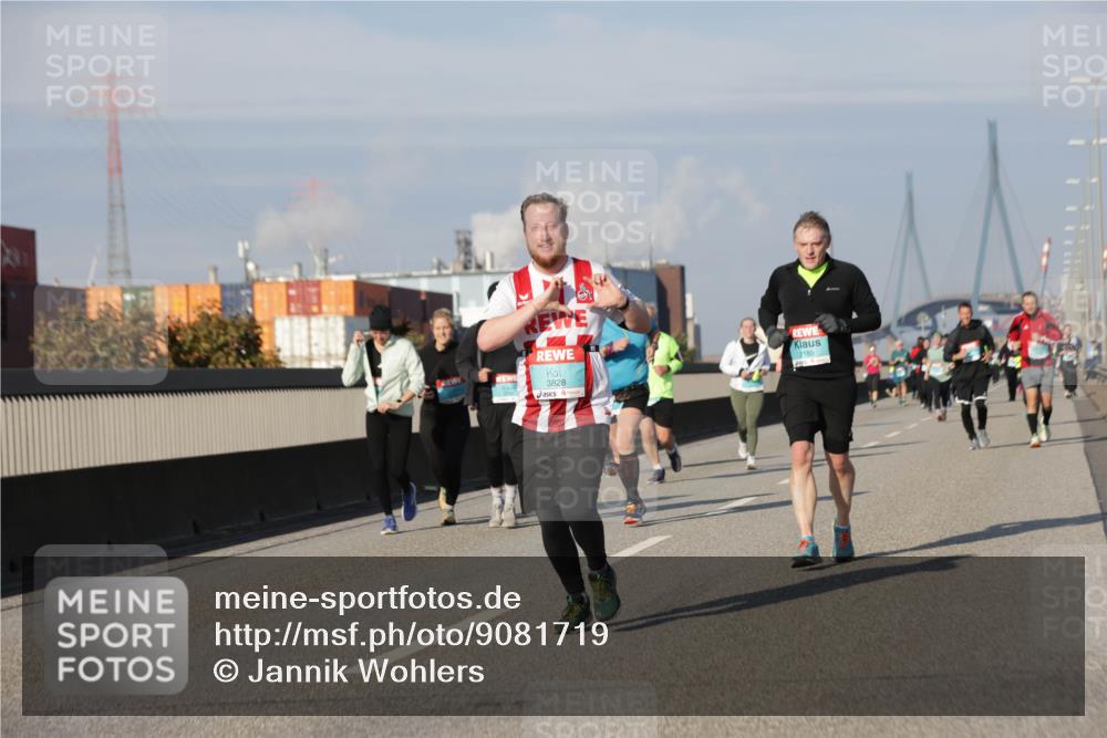 03.10.2025 - Köhlbrandbrückenlauf Jannik Wohlers http://msf.ph/oto/9081719 03.10.2025 10:02:34 Position 3 3828, 2180 meine-sportfotos.de