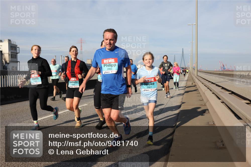 03.10.2025 - Köhlbrandbrückenlauf Lena Gebhardt http://msf.ph/oto/9081740 03.10.2025 10:04:20 Position 2 1732, 1440, 2862, 2861, 10 meine-sportfotos.de