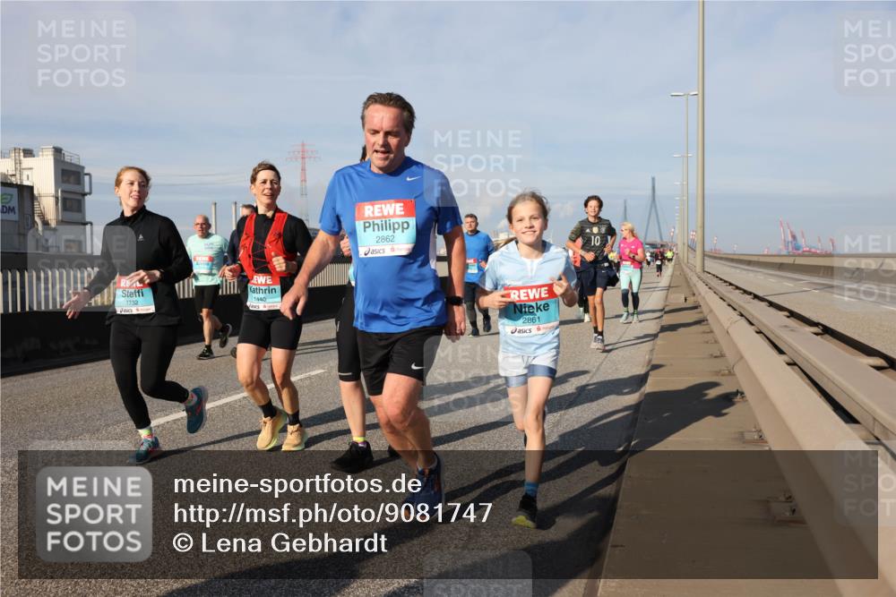 03.10.2025 - Köhlbrandbrückenlauf Lena Gebhardt http://msf.ph/oto/9081747 03.10.2025 10:04:20 Position 2 11, 1732, 1440, 2862, 2861, 10 meine-sportfotos.de