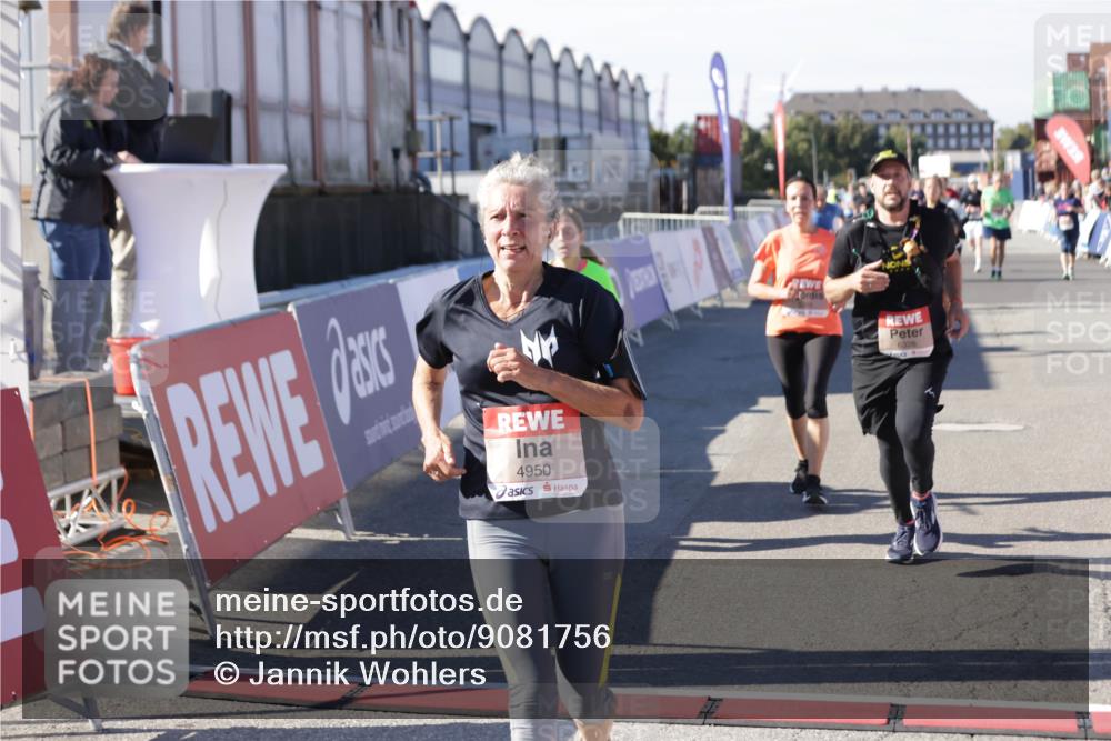 03.10.2025 - Köhlbrandbrückenlauf Jannik Wohlers http://msf.ph/oto/9081756 03.10.2025 13:18:06 Ziel 4333, 4366, 4472, 4473, 4620, 4661, 4682, 4950, 5129, 5209, 5454, 6310, 6326, 6633, 6634 meine-sportfotos.de