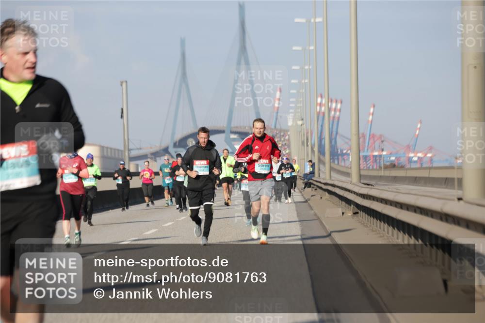 03.10.2025 - Köhlbrandbrückenlauf Jannik Wohlers http://msf.ph/oto/9081763 03.10.2025 10:02:36 Position 3 2854 meine-sportfotos.de