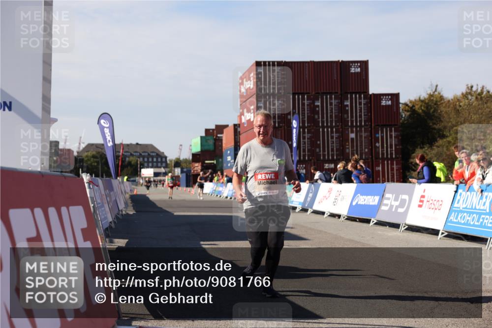 03.10.2025 - Köhlbrandbrückenlauf Lena Gebhardt http://msf.ph/oto/9081766 03.10.2025 13:47:51 Ziel 4980 meine-sportfotos.de