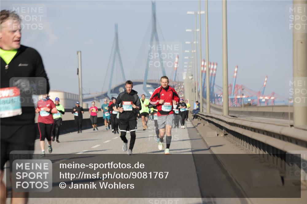 03.10.2025 - Köhlbrandbrückenlauf Jannik Wohlers http://msf.ph/oto/9081767 03.10.2025 10:02:36 Position 3 2854, 2856 meine-sportfotos.de