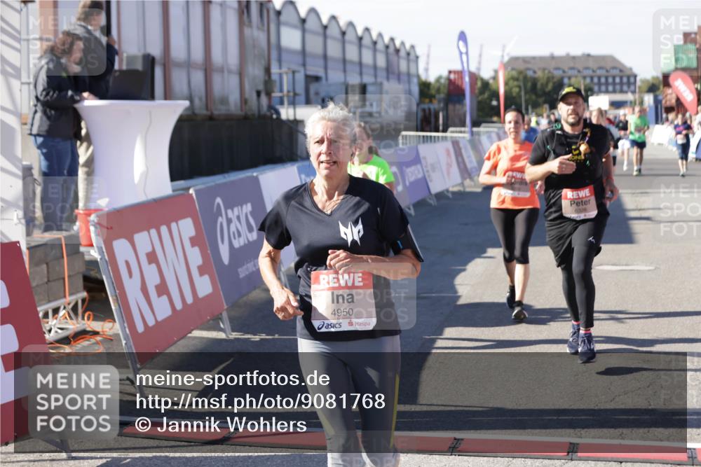 03.10.2025 - Köhlbrandbrückenlauf Jannik Wohlers http://msf.ph/oto/9081768 03.10.2025 13:18:06 Ziel 4333, 4366, 4472, 4473, 4620, 4661, 4682, 4950, 5129, 5209, 5454, 6310, 6326, 6633, 6634 meine-sportfotos.de