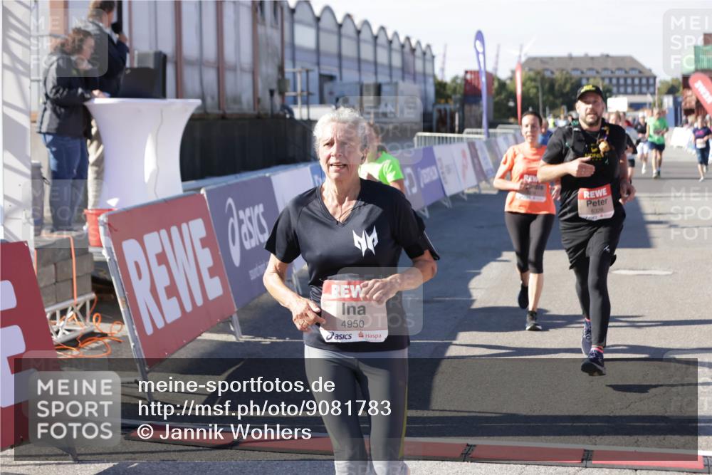 03.10.2025 - Köhlbrandbrückenlauf Jannik Wohlers http://msf.ph/oto/9081783 03.10.2025 13:18:06 Ziel 4333, 4366, 4472, 4473, 4620, 4661, 4682, 4950, 5129, 5209, 5454, 6310, 6326, 6633, 6634 meine-sportfotos.de