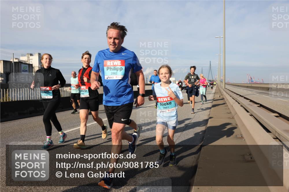 03.10.2025 - Köhlbrandbrückenlauf Lena Gebhardt http://msf.ph/oto/9081785 03.10.2025 10:04:21 Position 2 1732, 1440, 2862, 2861 meine-sportfotos.de