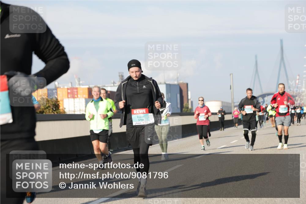 03.10.2025 - Köhlbrandbrückenlauf Jannik Wohlers http://msf.ph/oto/9081796 03.10.2025 10:02:39 Position 3 3758 meine-sportfotos.de