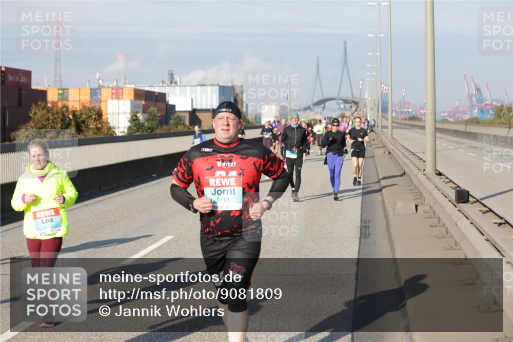 03.10.2025 - Köhlbrandbrückenlauf Jannik Wohlers http://msf.ph/oto/9081809 03.10.2025 10:04:54 Position 3 2235, 3713 meine-sportfotos.de