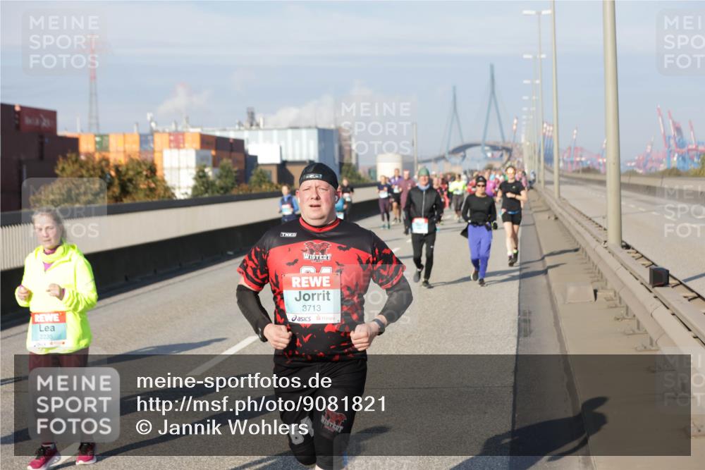 03.10.2025 - Köhlbrandbrückenlauf Jannik Wohlers http://msf.ph/oto/9081821 03.10.2025 10:04:54 Position 3 2235, 3713, 64 meine-sportfotos.de