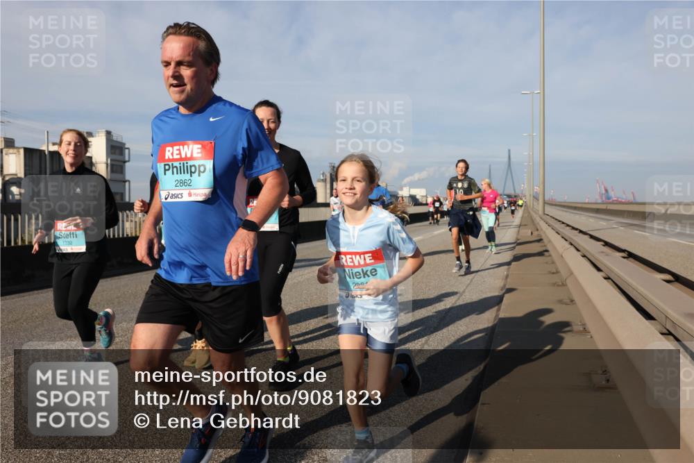 03.10.2025 - Köhlbrandbrückenlauf Lena Gebhardt http://msf.ph/oto/9081823 03.10.2025 10:04:21 Position 2 1732, 2862 meine-sportfotos.de