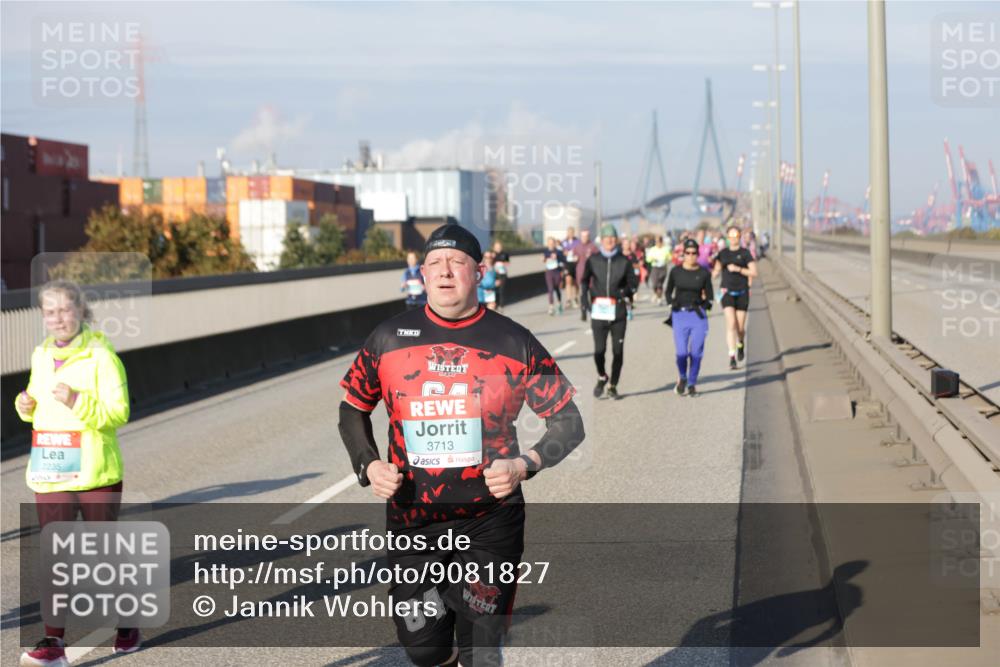 03.10.2025 - Köhlbrandbrückenlauf Jannik Wohlers http://msf.ph/oto/9081827 03.10.2025 10:04:54 Position 3 3713, 64 meine-sportfotos.de
