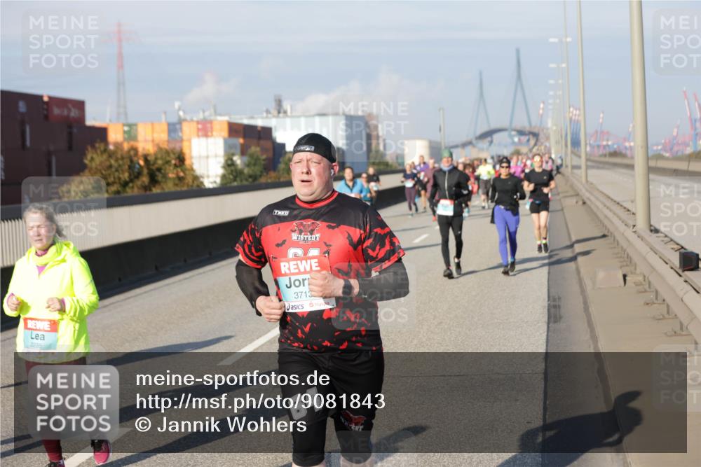 03.10.2025 - Köhlbrandbrückenlauf Jannik Wohlers http://msf.ph/oto/9081843 03.10.2025 10:04:54 Position 3 2235, 3713, 64 meine-sportfotos.de