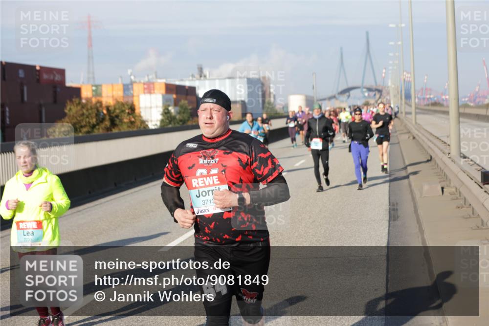 03.10.2025 - Köhlbrandbrückenlauf Jannik Wohlers http://msf.ph/oto/9081849 03.10.2025 10:04:54 Position 3 2235, 3713, 64 meine-sportfotos.de