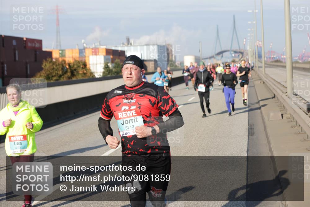 03.10.2025 - Köhlbrandbrückenlauf Jannik Wohlers http://msf.ph/oto/9081859 03.10.2025 10:04:54 Position 3 2235, 3713, 64 meine-sportfotos.de