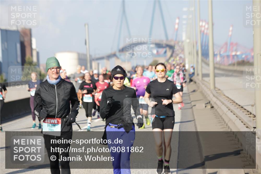 03.10.2025 - Köhlbrandbrückenlauf Jannik Wohlers http://msf.ph/oto/9081862 03.10.2025 10:04:56 Position 3 2683 meine-sportfotos.de