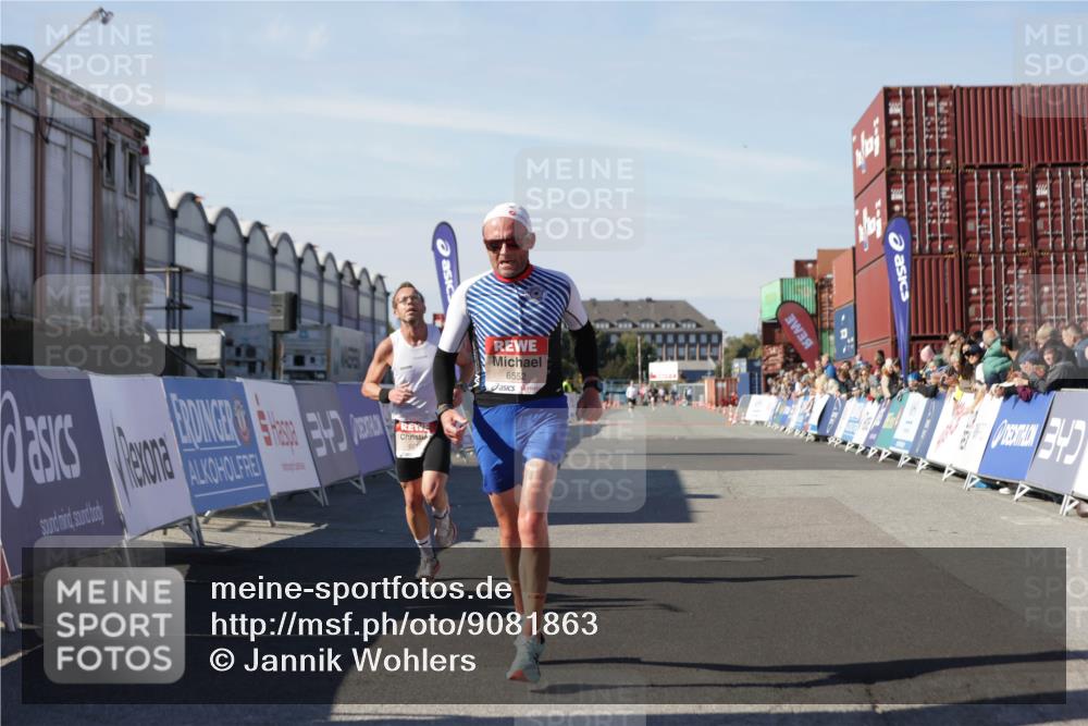 03.10.2025 - Köhlbrandbrückenlauf Jannik Wohlers http://msf.ph/oto/9081863 03.10.2025 12:50:57 Ziel 4072, 6216, 6552 meine-sportfotos.de