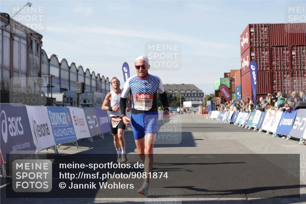 03.10.2025 - Köhlbrandbrückenlauf Jannik Wohlers http://msf.ph/oto/9081874 03.10.2025 12:50:57 Ziel 4072, 6216, 6552 meine-sportfotos.de