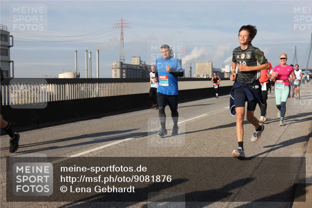 03.10.2025 - Köhlbrandbrückenlauf Lena Gebhardt http://msf.ph/oto/9081876 03.10.2025 10:04:22 Position 2 3163 meine-sportfotos.de