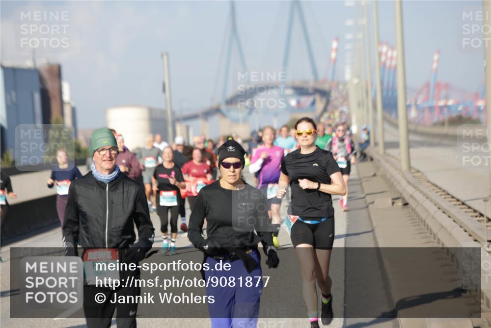 03.10.2025 - Köhlbrandbrückenlauf Jannik Wohlers http://msf.ph/oto/9081877 03.10.2025 10:04:56 Position 3 2683 meine-sportfotos.de