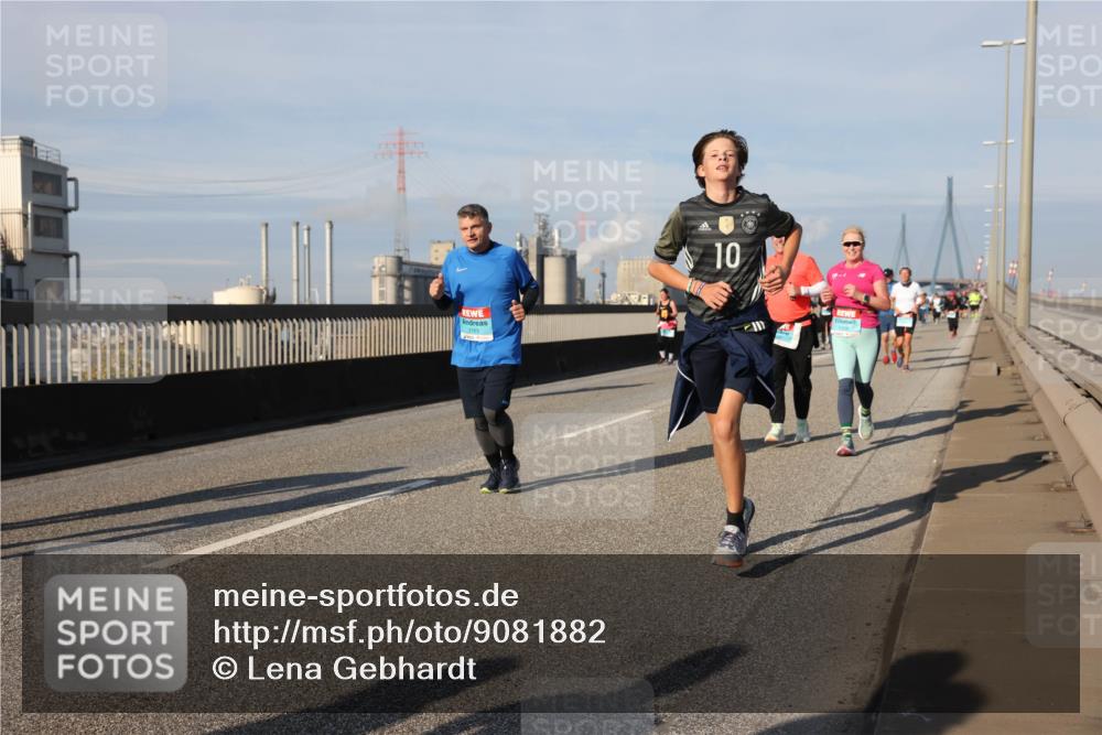 03.10.2025 - Köhlbrandbrückenlauf Lena Gebhardt http://msf.ph/oto/9081882 03.10.2025 10:04:22 Position 2 10 meine-sportfotos.de