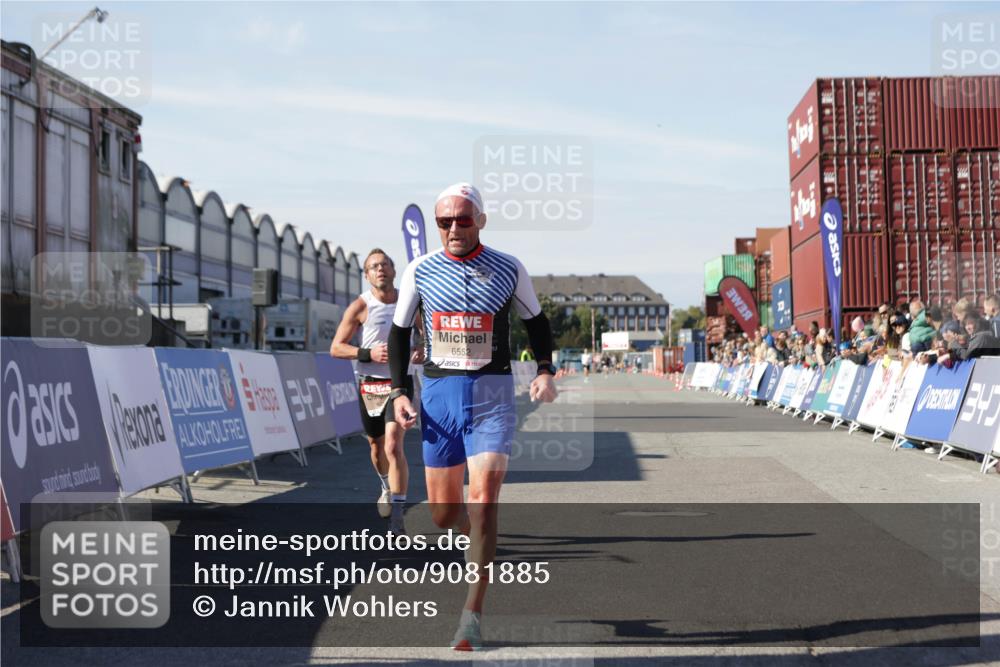 03.10.2025 - Köhlbrandbrückenlauf Jannik Wohlers http://msf.ph/oto/9081885 03.10.2025 12:50:57 Ziel 4072, 6216, 6552 meine-sportfotos.de