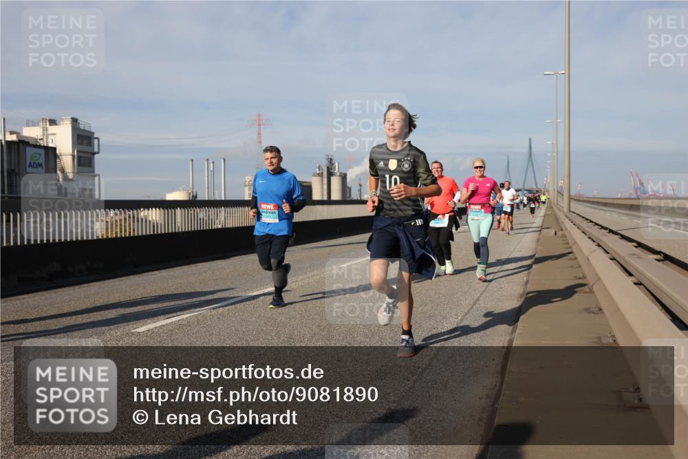 03.10.2025 - Köhlbrandbrückenlauf Lena Gebhardt http://msf.ph/oto/9081890 03.10.2025 10:04:22 Position 2 1 meine-sportfotos.de