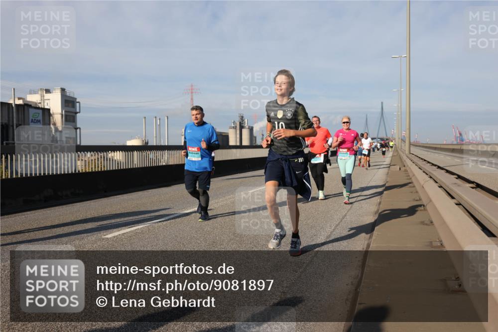 03.10.2025 - Köhlbrandbrückenlauf Lena Gebhardt http://msf.ph/oto/9081897 03.10.2025 10:04:22 Position 2  meine-sportfotos.de