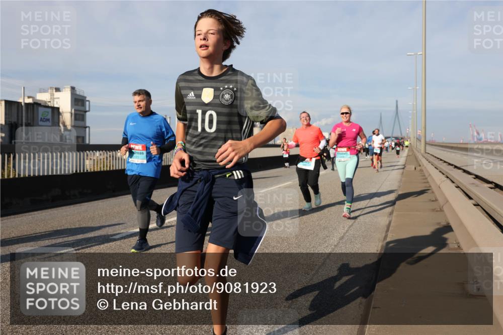03.10.2025 - Köhlbrandbrückenlauf Lena Gebhardt http://msf.ph/oto/9081923 03.10.2025 10:04:23 Position 2 3163, 10 meine-sportfotos.de