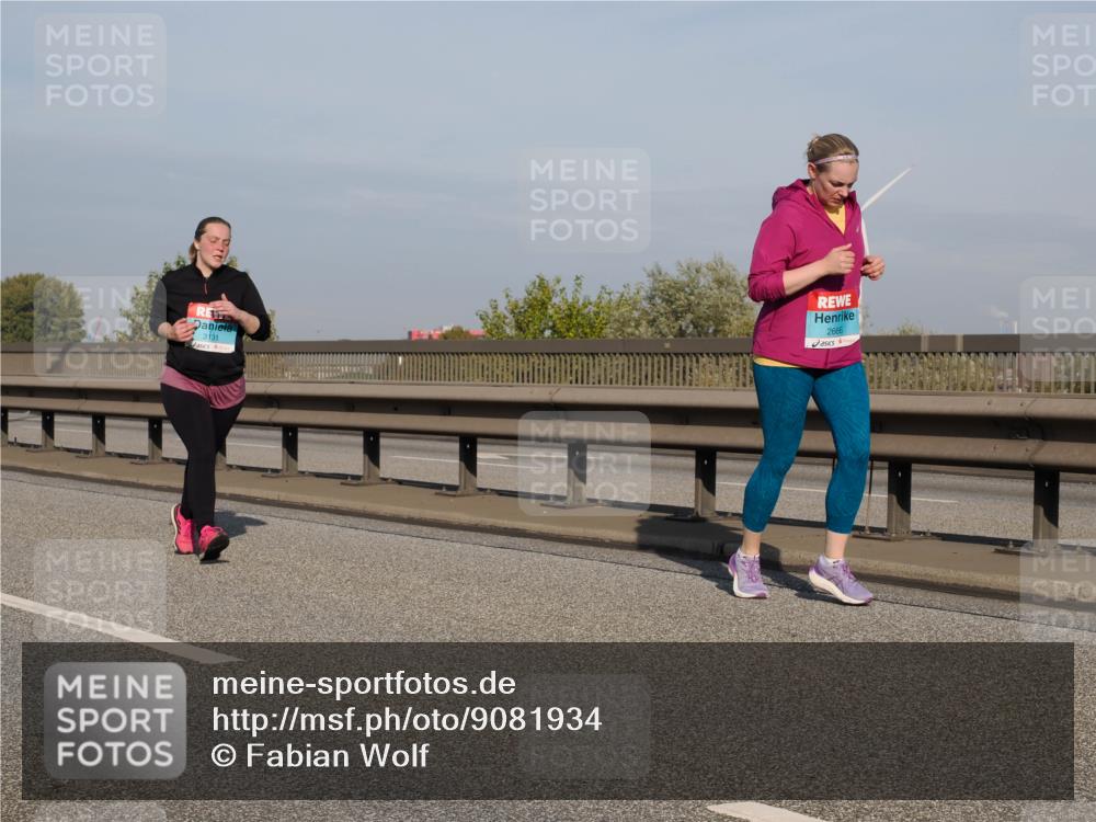03.10.2025 - Köhlbrandbrückenlauf Fabian Wolf http://msf.ph/oto/9081934 03.10.2025 10:18:16 Position 3 3131, 2666 meine-sportfotos.de
