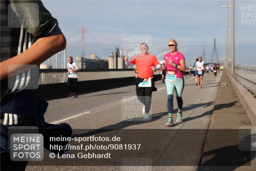 03.10.2025 - Köhlbrandbrückenlauf Lena Gebhardt http://msf.ph/oto/9081937 03.10.2025 10:04:23 Position 2  meine-sportfotos.de