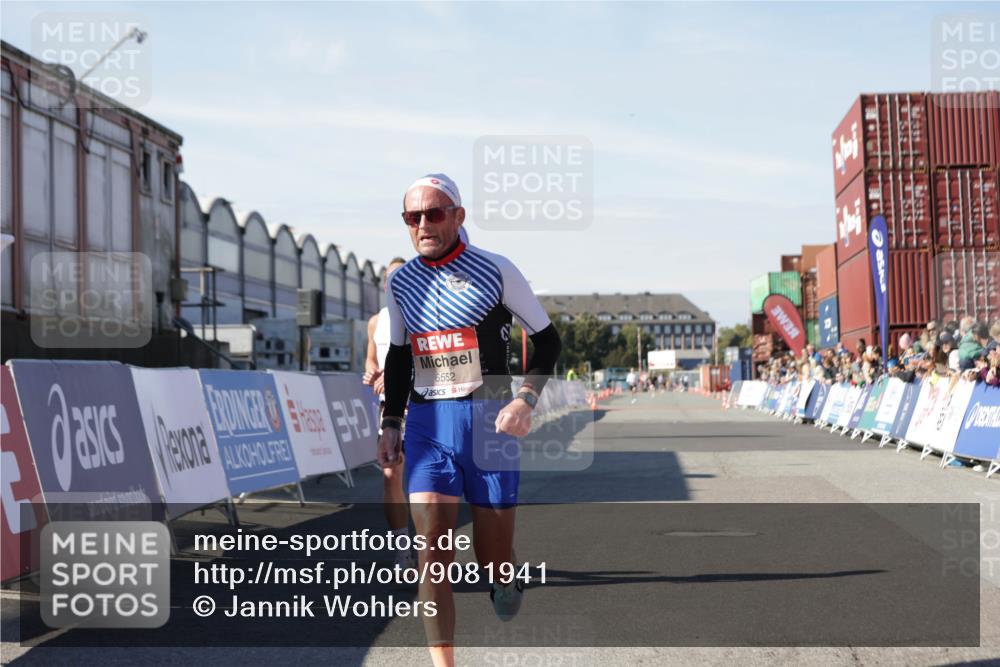 03.10.2025 - Köhlbrandbrückenlauf Jannik Wohlers http://msf.ph/oto/9081941 03.10.2025 12:50:57 Ziel 4072, 6216, 6552 meine-sportfotos.de
