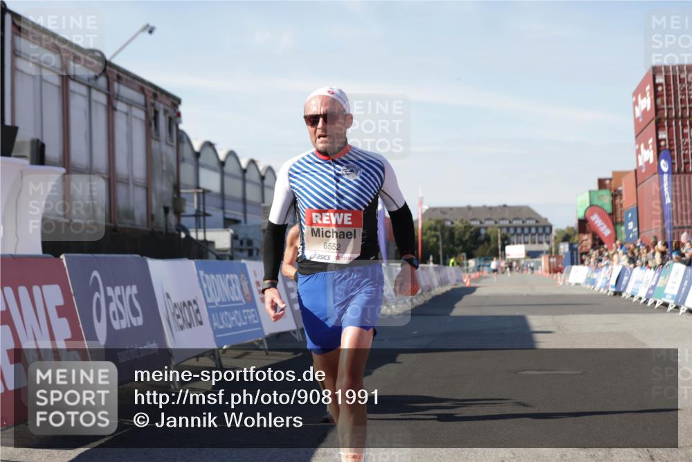 03.10.2025 - Köhlbrandbrückenlauf Jannik Wohlers http://msf.ph/oto/9081991 03.10.2025 12:50:57 Ziel 4072, 6216, 6552 meine-sportfotos.de