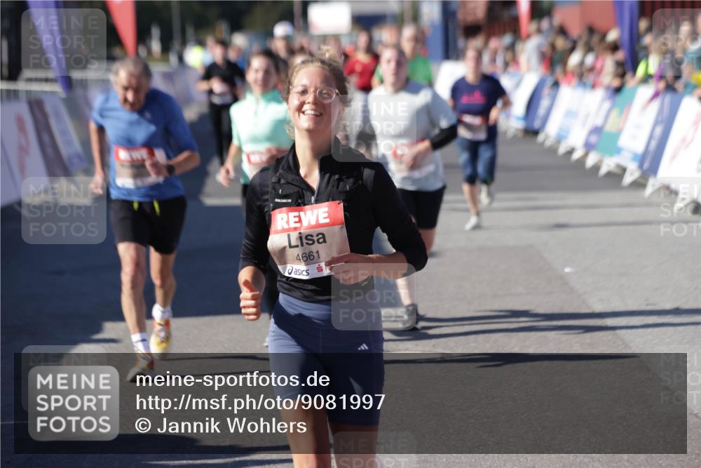 03.10.2025 - Köhlbrandbrückenlauf Jannik Wohlers http://msf.ph/oto/9081997 03.10.2025 13:18:10 Ziel 4472, 4473, 4581, 4600, 4620, 4661, 4682, 4950, 5209, 5454, 6310, 6326, 6633, 6634 meine-sportfotos.de