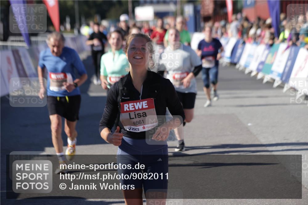 03.10.2025 - Köhlbrandbrückenlauf Jannik Wohlers http://msf.ph/oto/9082011 03.10.2025 13:18:10 Ziel 4472, 4473, 4581, 4600, 4620, 4661, 4682, 4950, 5209, 5454, 6310, 6326, 6633, 6634 meine-sportfotos.de