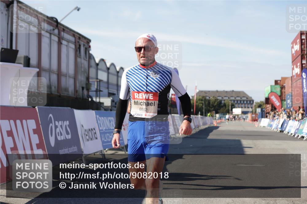 03.10.2025 - Köhlbrandbrückenlauf Jannik Wohlers http://msf.ph/oto/9082018 03.10.2025 12:50:57 Ziel 4072, 6216, 6552 meine-sportfotos.de