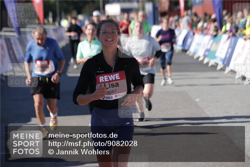 03.10.2025 - Köhlbrandbrückenlauf Jannik Wohlers http://msf.ph/oto/9082028 03.10.2025 13:18:10 Ziel 4472, 4473, 4581, 4600, 4620, 4661, 4682, 4950, 5209, 5454, 6310, 6326, 6633, 6634 meine-sportfotos.de
