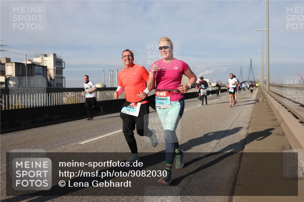03.10.2025 - Köhlbrandbrückenlauf Lena Gebhardt http://msf.ph/oto/9082030 03.10.2025 10:04:24 Position 2 1436, 1552 meine-sportfotos.de
