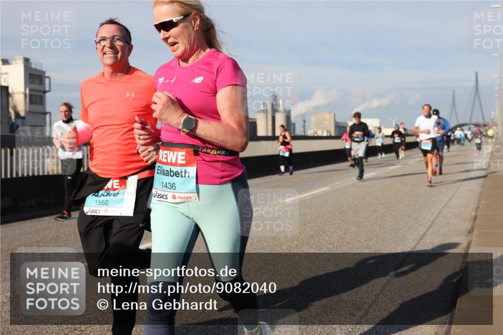 03.10.2025 - Köhlbrandbrückenlauf Lena Gebhardt http://msf.ph/oto/9082040 03.10.2025 10:04:25 Position 2 1552, 1436 meine-sportfotos.de