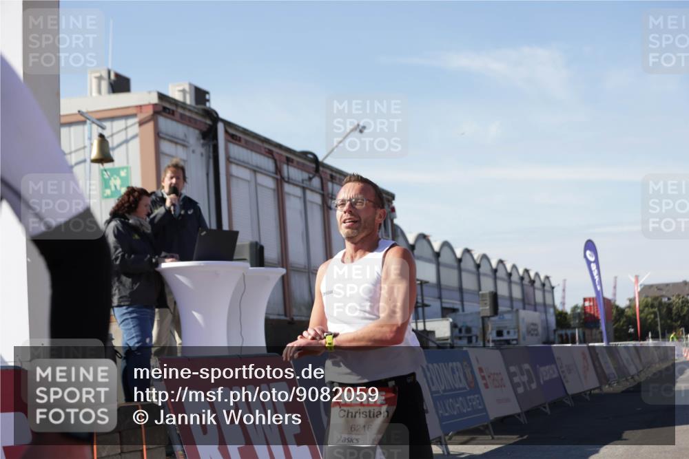 03.10.2025 - Köhlbrandbrückenlauf Jannik Wohlers http://msf.ph/oto/9082059 03.10.2025 12:50:58 Ziel 4072, 6216, 6552 meine-sportfotos.de