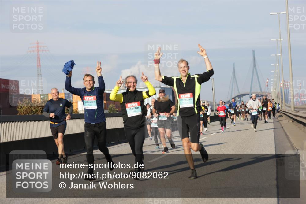 03.10.2025 - Köhlbrandbrückenlauf Jannik Wohlers http://msf.ph/oto/9082062 03.10.2025 09:54:54 Position 3 1558, 1464, 1201 meine-sportfotos.de