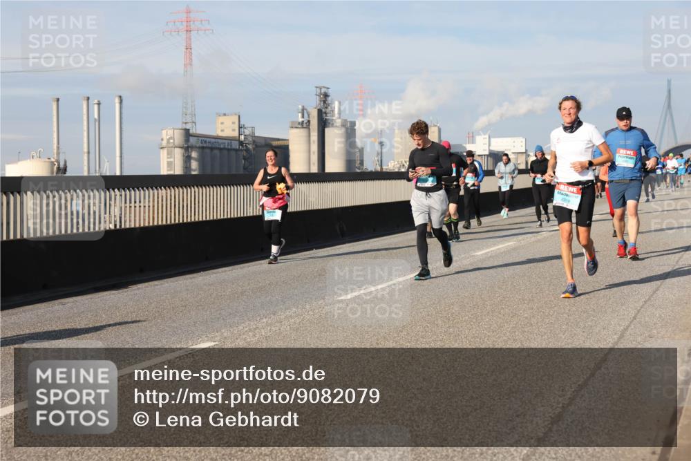 03.10.2025 - Köhlbrandbrückenlauf Lena Gebhardt http://msf.ph/oto/9082079 03.10.2025 10:04:26 Position 2 2319 meine-sportfotos.de
