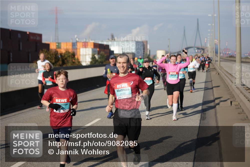 03.10.2025 - Köhlbrandbrückenlauf Jannik Wohlers http://msf.ph/oto/9082085 03.10.2025 10:05:15 Position 3 2139 meine-sportfotos.de