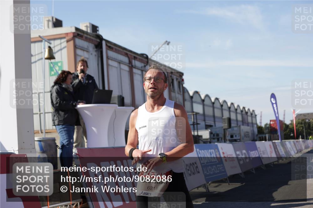 03.10.2025 - Köhlbrandbrückenlauf Jannik Wohlers http://msf.ph/oto/9082086 03.10.2025 12:50:59 Ziel 4072, 6216, 6552 meine-sportfotos.de