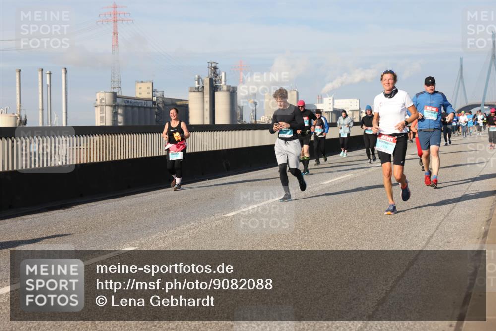 03.10.2025 - Köhlbrandbrückenlauf Lena Gebhardt http://msf.ph/oto/9082088 03.10.2025 10:04:26 Position 2 2319 meine-sportfotos.de